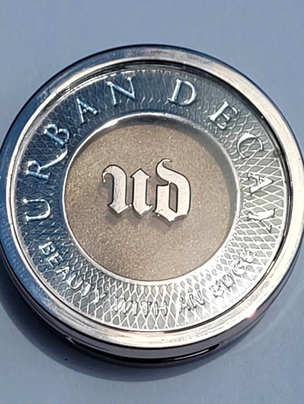 Urban Decay X Eyeshadow. RARE & Beautiful!! No Box ❤️
